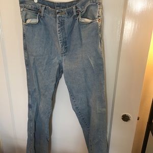 Whitewash wrangler jeans 36x32
